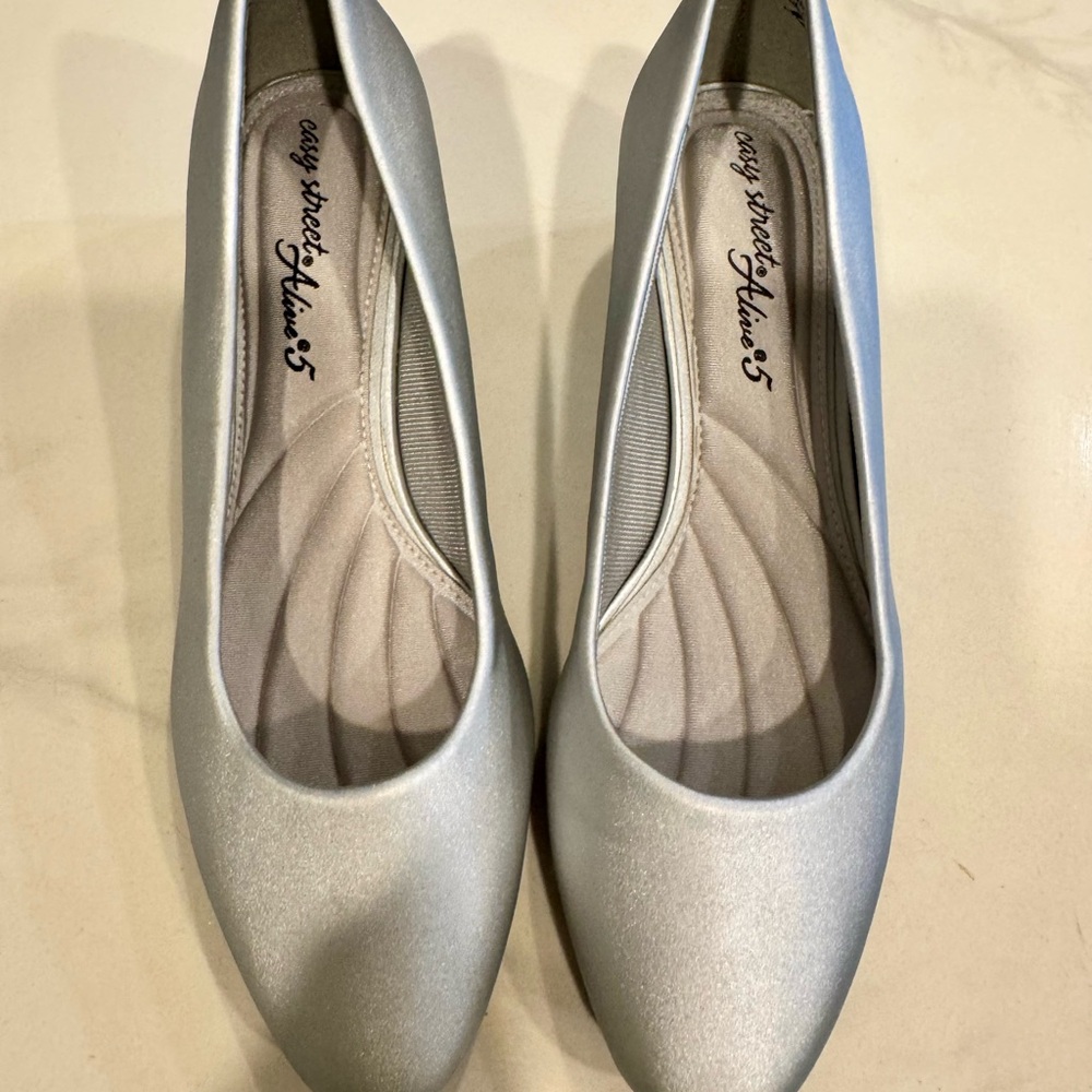 Silver Ballet Flats with Rounded Toe and Flat Sole